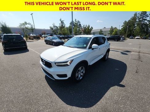 Used 2019 Volvo XC40 T5 Momentum AWD/4WD image 5