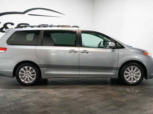 Used 2013 Toyota Sienna Limited w/ Premium Pkg FWD image 8