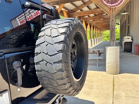 Used 2018 Jeep Wrangler Unlimited Rubicon AWD/4WD image 31