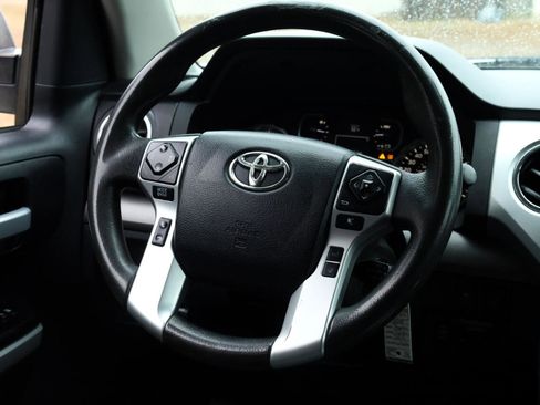Used 2018 Toyota Tundra SR5 image 9