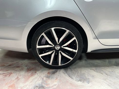 Used 2013 Volkswagen Jetta GLI Autobahn FWD image 35