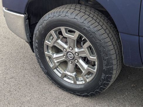 Used 2018 Nissan Titan SL w/ Chrome Package AWD/4WD image 24