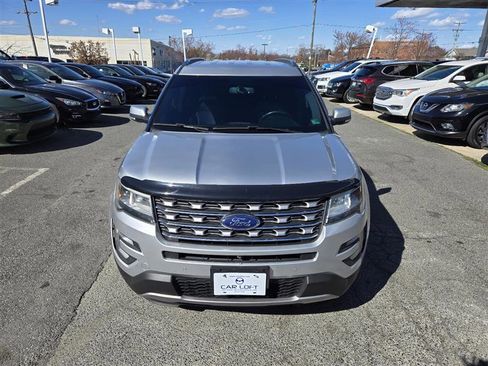Used 2017 Ford Explorer Limited image 3