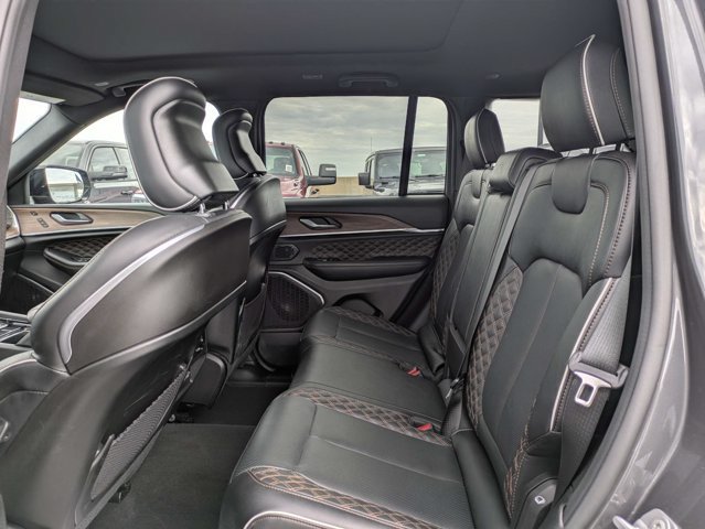 Certified 2025 Jeep Grand Cherokee Summit w/ Obsidian Package AWD/4WD image 14