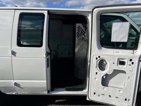 Used 2013 Ford E-250 and Econoline 250 w/ Commercial Cargo Van Pkg RWD image 33