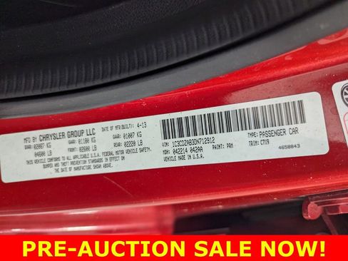 Used 2013 Dodge Avenger SE image 23