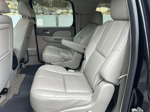 Used 2012 Chevrolet Suburban 2500 LT image 23