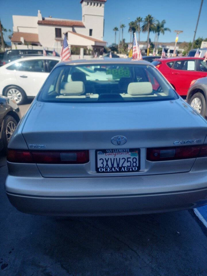 Used 1998 Toyota Camry LE FWD image 3