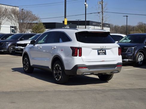 New 2026 Kia Sorento S image 3