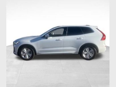 Certified 2022 Volvo XC60 B5 Momentum