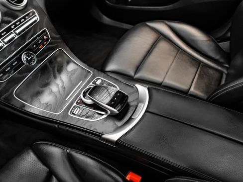 Used 2018 Mercedes-Benz C 300 Sedan w/ Multimedia Package image 23