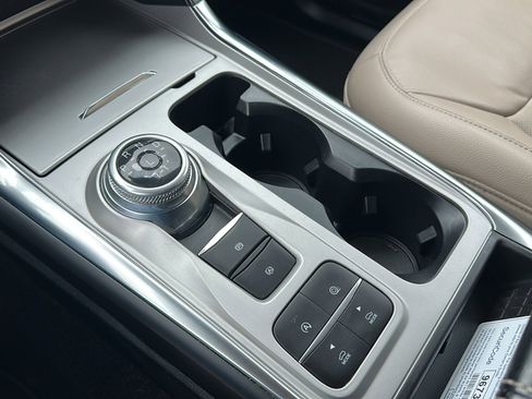 Used 2022 Ford Explorer Limited w/ Equipment Group 301A image 34