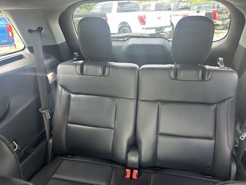 Used 2023 Ford Explorer XLT w/ Equipment Group 202A image 12