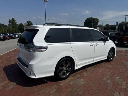 Used 2015 Toyota Sienna SE w/ SE Preferred Package FWD image 36