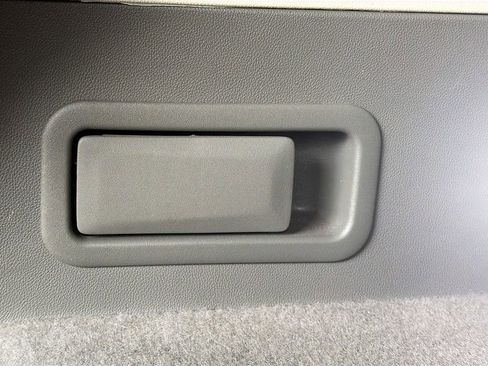 Used 2018 Cadillac XT5 Luxury w/ Driver Awareness Package image 15