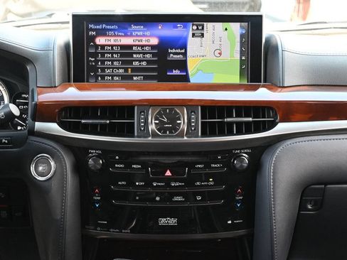 Used 2017 Lexus LX 570 4WD w/ Luxury Package image 14
