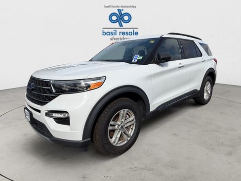 Used 2020 Ford Explorer XLT w/ Equipment Group 202A AWD/4WD image 2