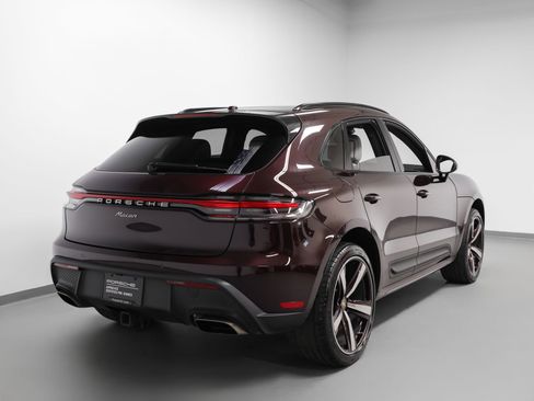 Certified 2024 Porsche Macan AWD/4WD image 12