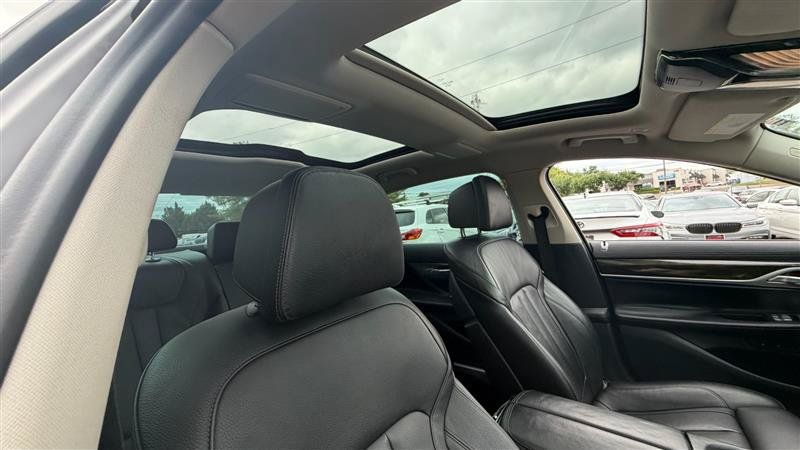 Used 2020 BMW 740i xDrive w/ Cold Weather Package AWD/4WD image 9