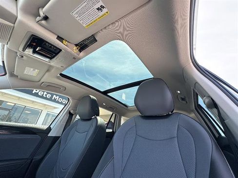 New 2026 Volkswagen Tiguan SE FWD image 22