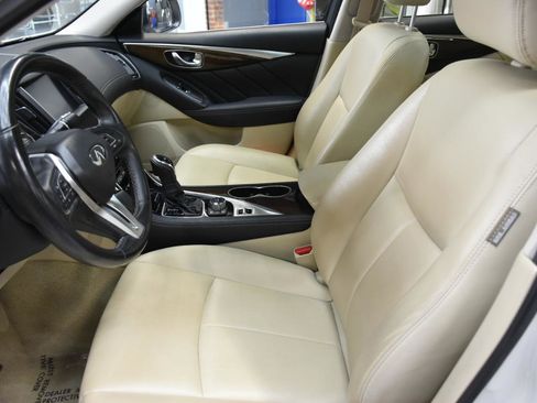 Used 2019 INFINITI Q50 Luxe w/ Essential Package (3.0T Luxe) image 21