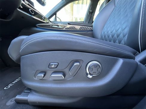 Used 2025 Genesis GV70 3.5T Sport w/ Sport Prestige Package image 14