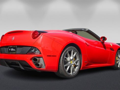 Certified 2014 Ferrari California image 3