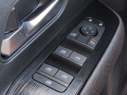 Certified 2026 Nissan Kicks SV FWD image 22