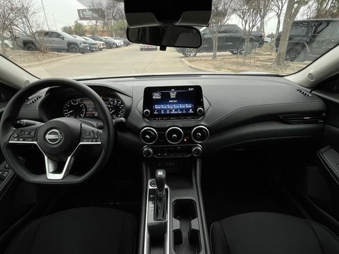 Used 2024 Nissan Sentra SV image 10