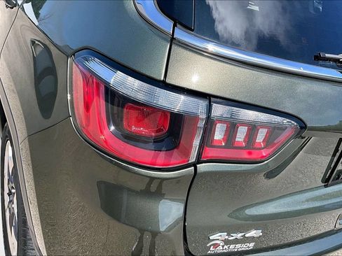Used 2019 Jeep Compass Limited AWD/4WD image 23
