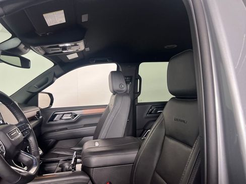 Used 2025 GMC Yukon XL Denali image 22