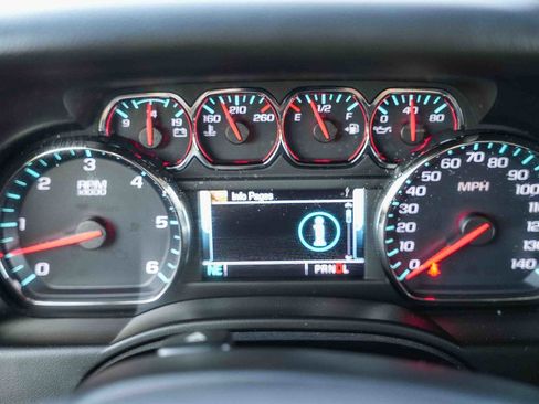 Used 2020 Chevrolet Suburban LT image 24