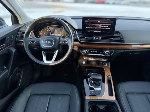 Used 2023 Audi Q5 2.0T Premium w/ Convenience Package image 11