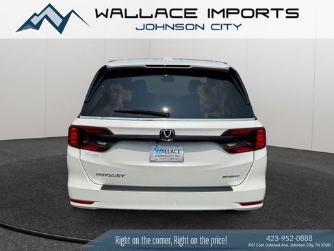 Used 2024 Honda Odyssey Sport image 4