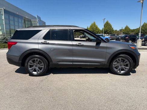 Used 2023 Ford Explorer XLT w/ Equipment Group 202A AWD/4WD image 8