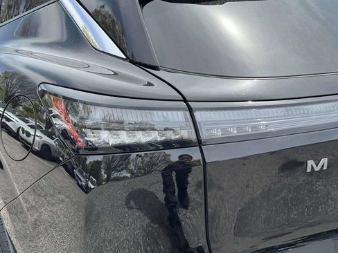 Certified 2025 Nissan Murano SV AWD/4WD image 9