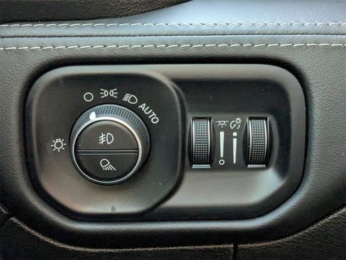 Used 2022 RAM 1500 Limited image 19