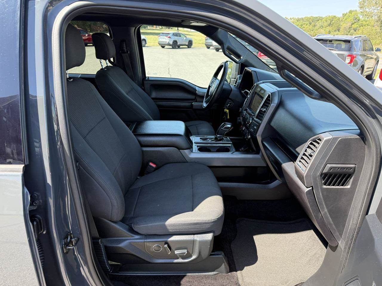 Used 2017 Ford F150 XLT w/ Equipment Group 302A Luxury AWD/4WD image 18