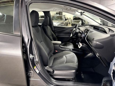 Used 2017 Toyota Prius Two w/ Prius Two Safety Plus Package FWD image 10