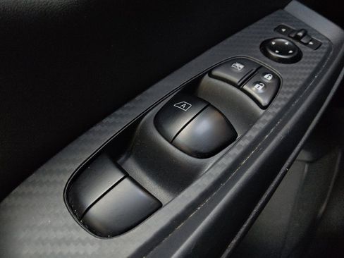 Used 2024 Nissan Sentra SV FWD image 27