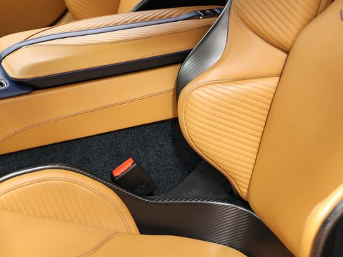 Used 2023 Aston Martin DBS Coupe RWD image 24