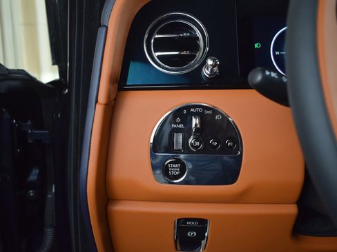 New 2026 Rolls-Royce Cullinan image 28