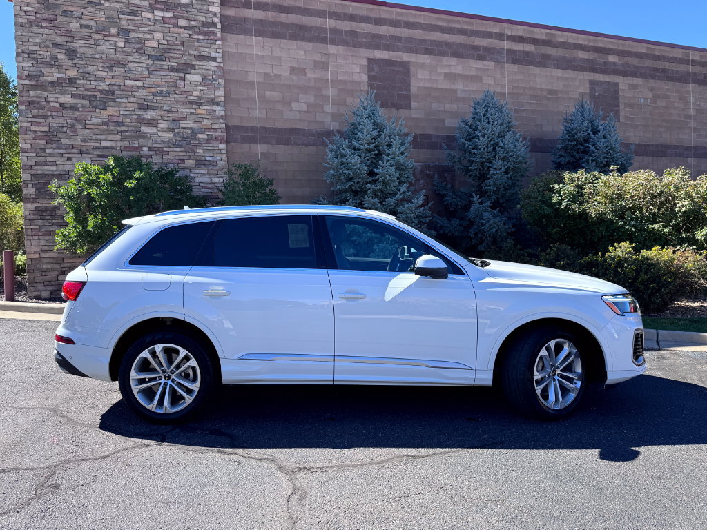 Used 2025 Audi Q7 3.0T Premium Plus AWD/4WD image 6