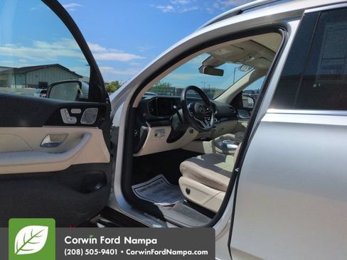Used 2020 Mercedes-Benz GLS 450 4MATIC image 9