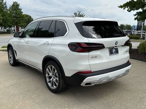 Used 2026 BMW X5 xDrive40i w/ Climate Comfort Package image 3