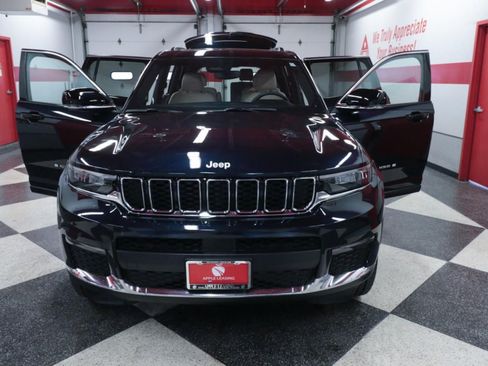 Used 2024 Jeep Grand Cherokee L Limited RWD image 29