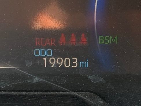 Used 2025 Toyota RAV4 XLE AWD/4WD image 21
