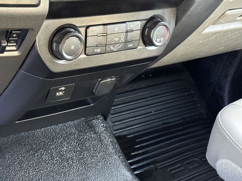 Used 2020 Ford F250 XL w/ Power Equipment Group image 5