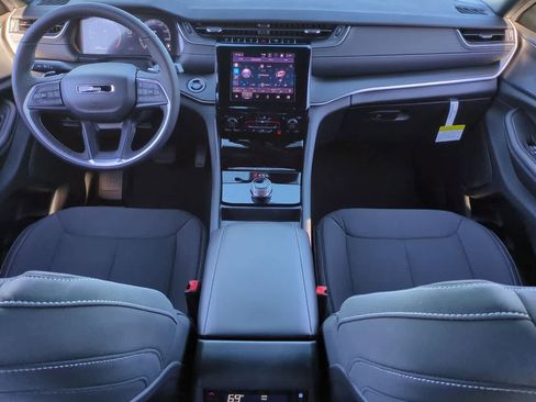 New 2025 Jeep Grand Cherokee L Laredo w/ Luxury Tech Group I image 16