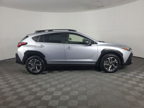 Used 2024 Subaru Crosstrek 2.0i Premium AWD/4WD image 3